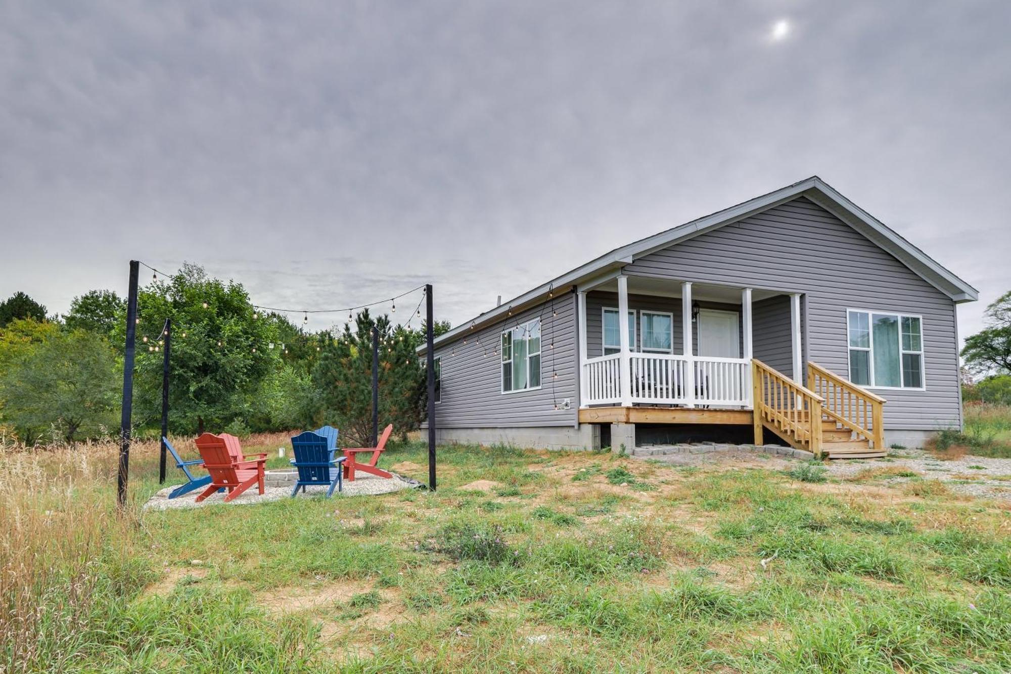 Family Home In Rapid City About 4 Mi To Torch Lake! Exteriör bild